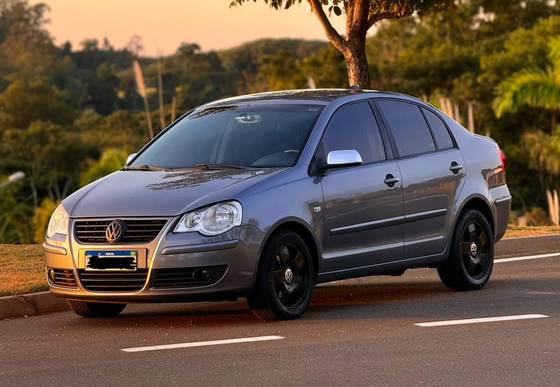 VOLKSWAGEN POLO SEDAN 2.0 MI COMFORTLINE 8V GASOLINA 4P MANUAL